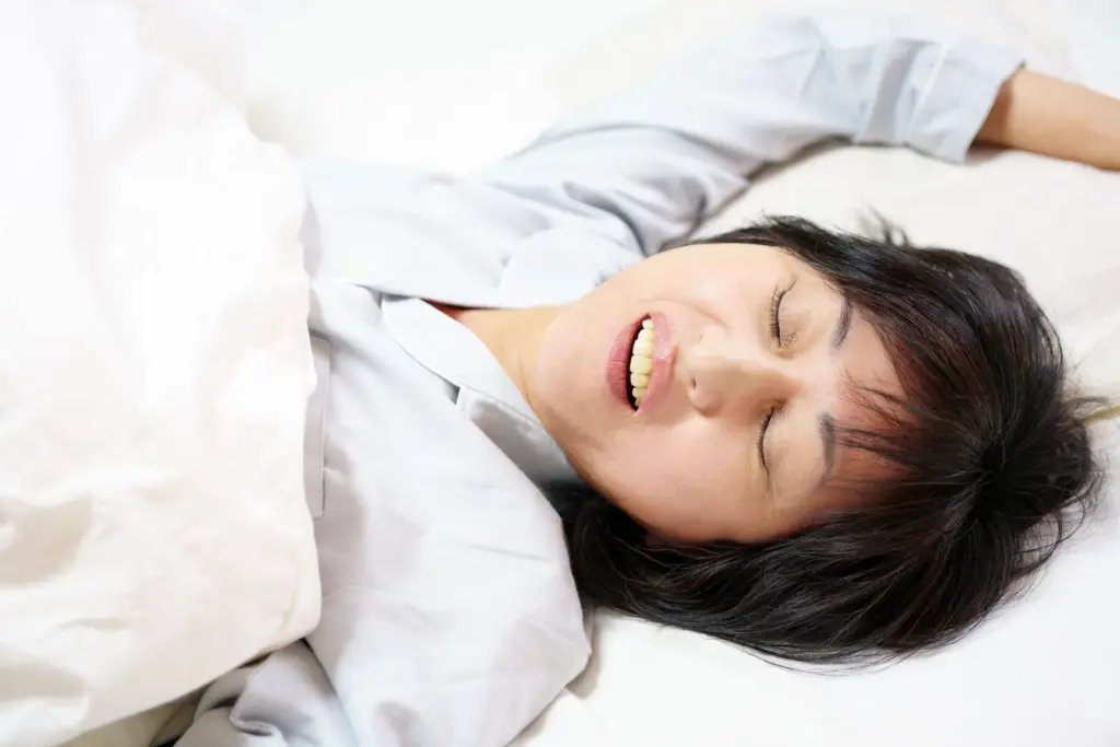 睡眠中の喉の渇きが気になる方はいびきメディカルクリニックにご相談を！